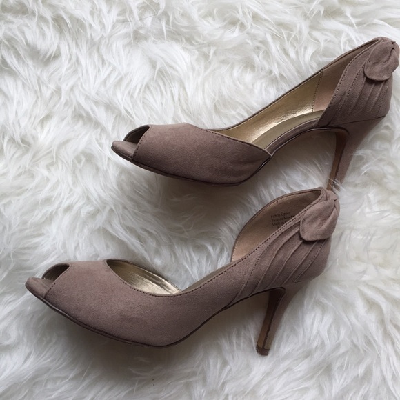 Kelly & Katie Joyce Pump - Picture 6 of 8